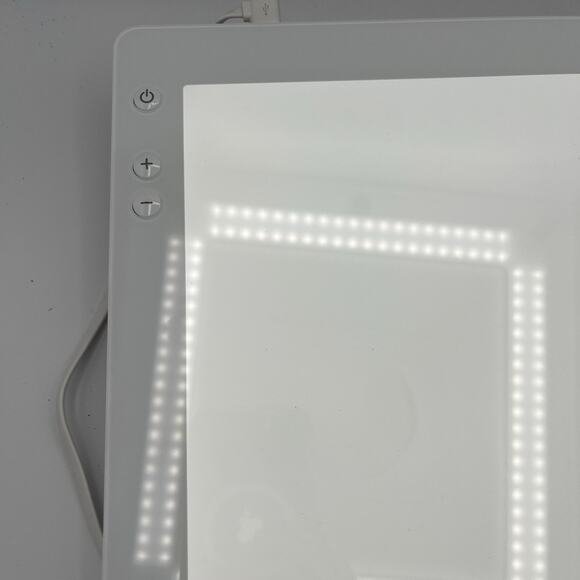 Cricut Bright Pad Tracing Pad with Adjustable LED Light CLP7000 - Picture 3 of 6